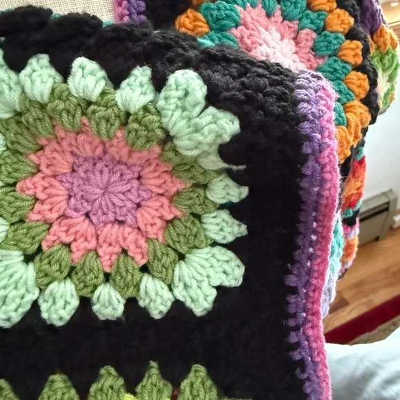 Women's new handmade crochet medium granny square cardigan - Picture 3 of 6